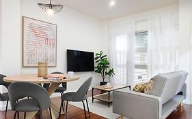 Urban Oasis Apartment With Pool & Free Parking